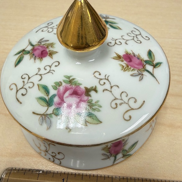 Vintage Irice Japan Rose (Hand Painted) Porcelain Trinket Box with Gold Lid - Picture 10 of 11